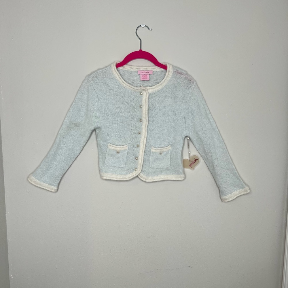 Vintage white and baby blue sweater